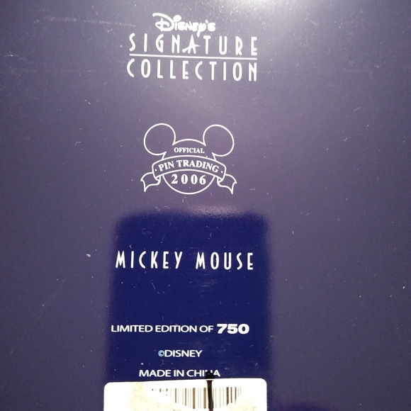 DISNEY SET OF 4 PINS - Picture 2 of 7